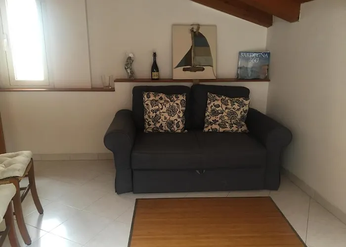 Deliziosa Mansarda Nel Quartiere Marina - Cagliari Q8577