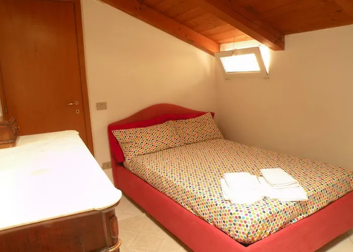 Deliziosa Mansarda Nel Quartiere Marina - Cagliari Q8577