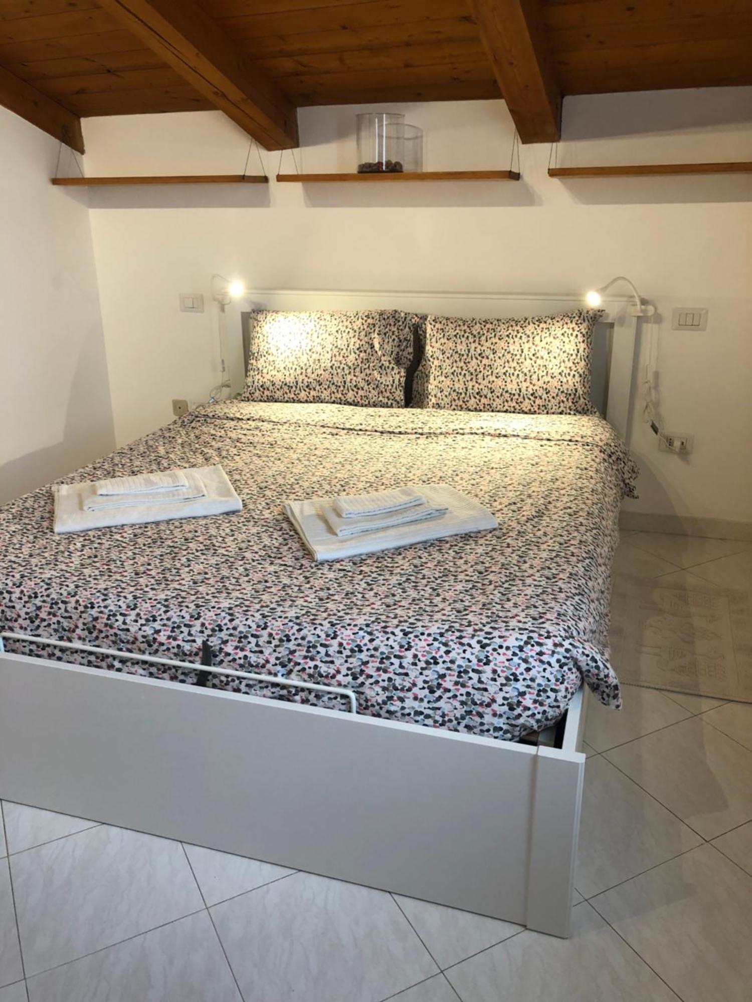 Deliziosa Mansarda Nel Quartiere Marina - Q8577 Apartment *