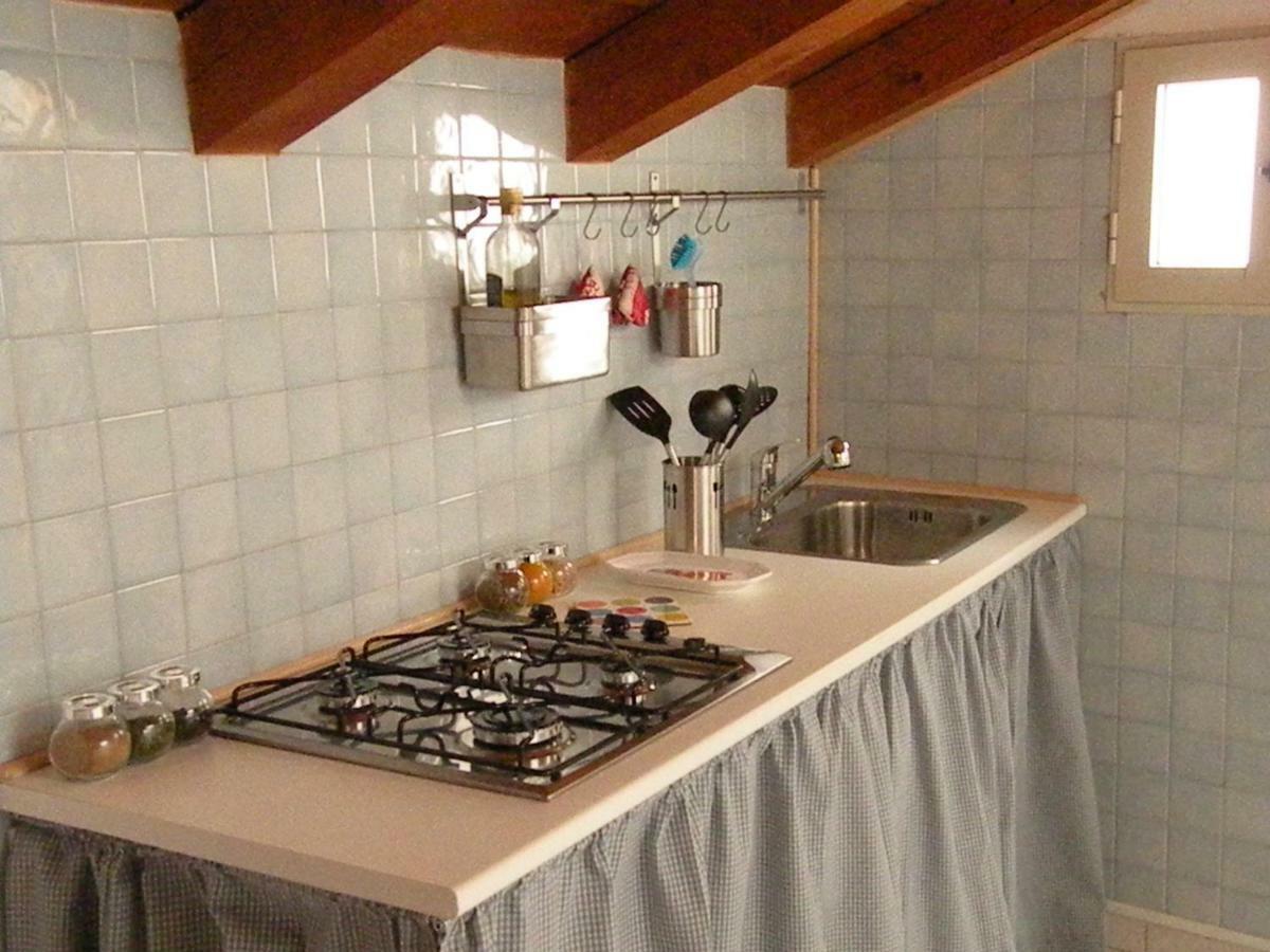 Apartment Deliziosa Mansarda Nel Quartiere Marina - Q8577